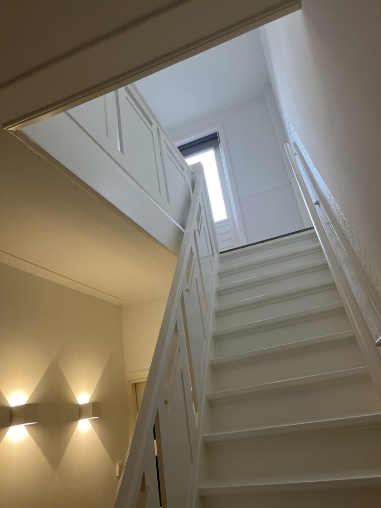 Hal en trap schilderen